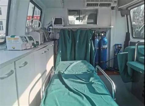 一个救护车可以坐多少个家属