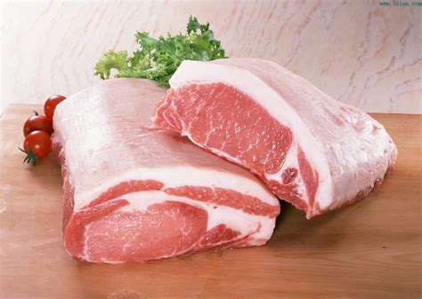 一斤猪肉烧熟了还有多少