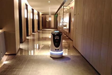 万豪酒店机器人服务