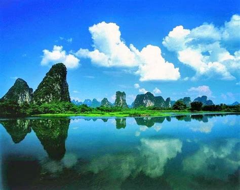三句话描写桂林的山水自然景观