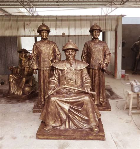 三门峡玻璃钢人物雕塑生产厂家