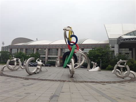 上海广场玻璃钢雕塑
