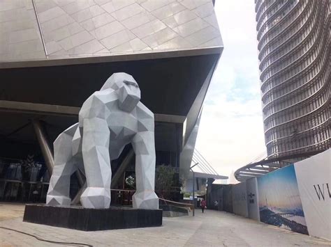 上海玻璃钢动物雕塑生成厂家