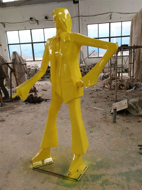 上海玻璃钢雕塑定做