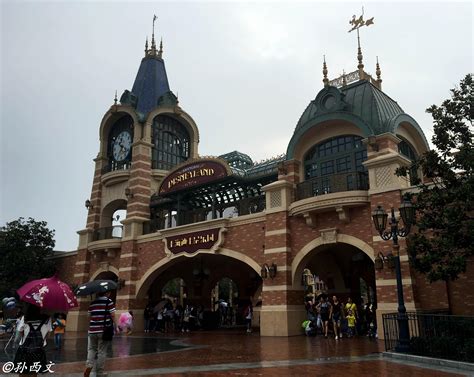 上海迪士尼乐园门票能连玩二天吗