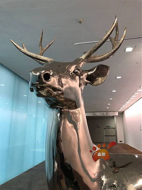 上海镜面不锈钢动物鹿雕塑