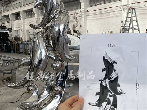 上海镜面不锈钢海豚雕塑艺术造型