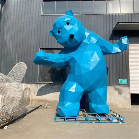 不锈钢几何熊雕塑制作