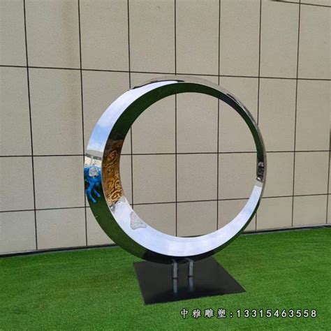 不锈钢圆环雕塑广场