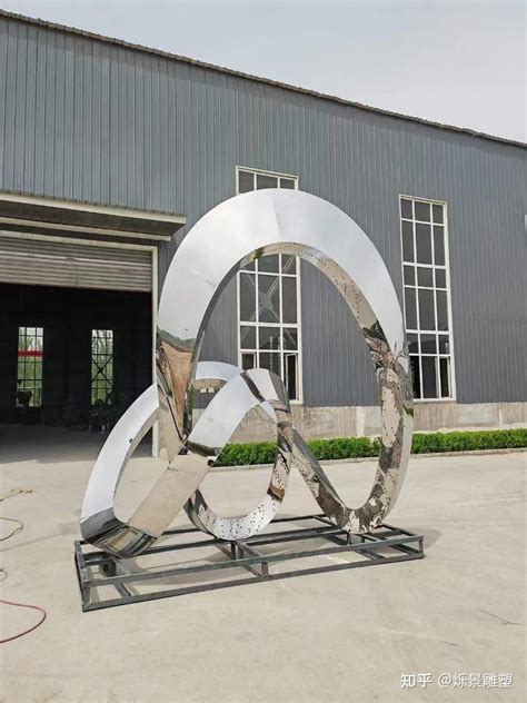 不锈钢大型圆环雕塑