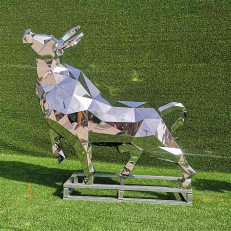 不锈钢牛的雕塑造型