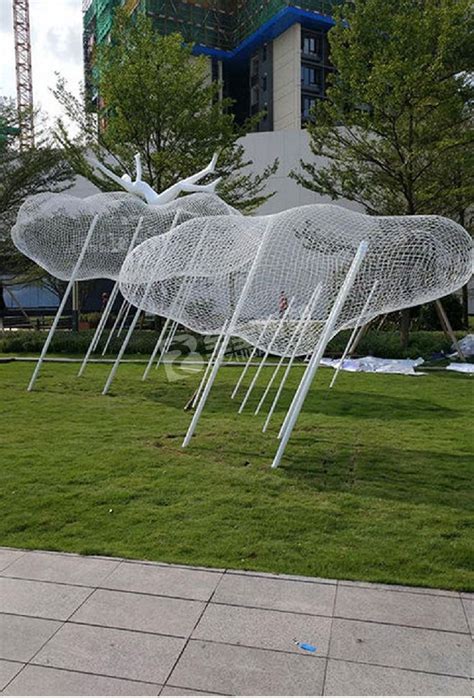 不锈钢镂空玻璃钢景观雕塑制造
