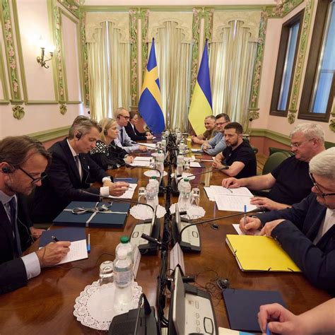 与乌克兰总统举行会谈