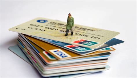 个人银行卡存款民政局可以查的吗