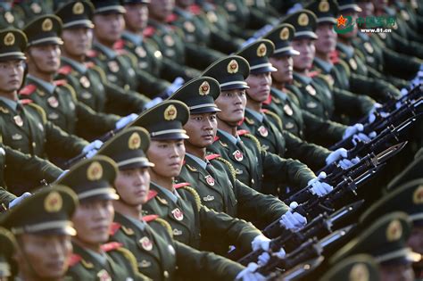 中国军队和武警一共有多少人