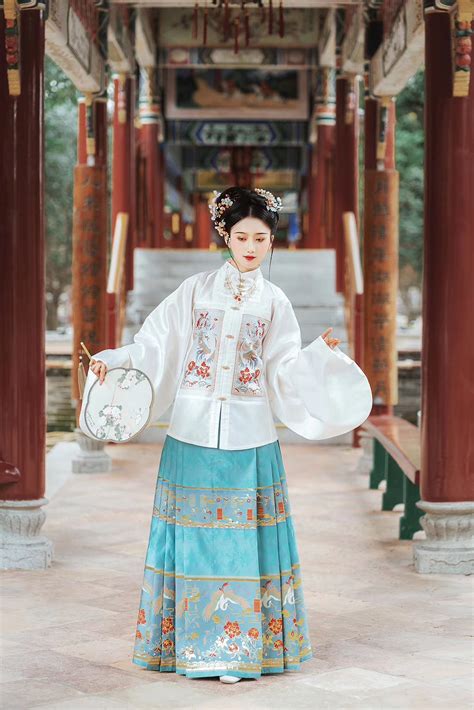中国古代女装服饰