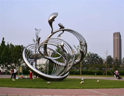 丽江市景观雕塑批发价格