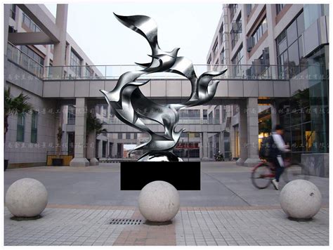 云南公园不锈钢雕塑定制