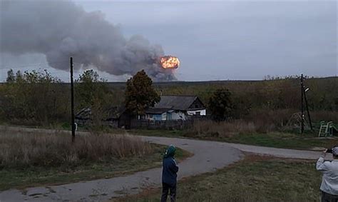 俄罗斯一座军火库发生爆炸