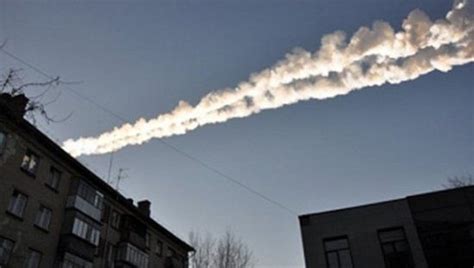 俄罗斯上空陨石被击穿
