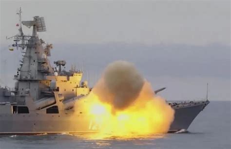 俄罗斯军舰遭遇爆炸