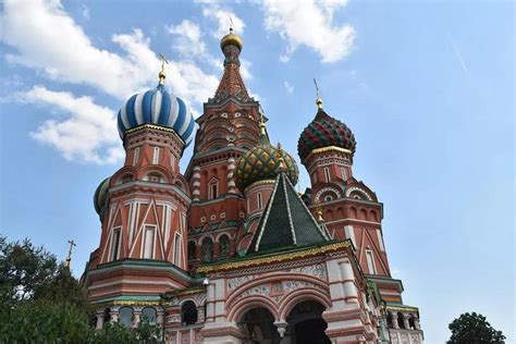 俄罗斯留学一年费用在一万左右