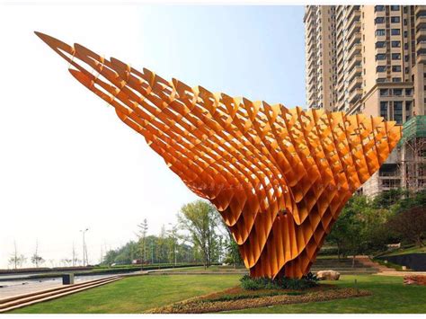 信阳公园不锈钢玻璃钢彩绘雕塑