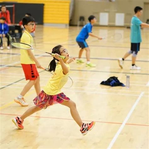 儿童几岁开始学习打羽毛球