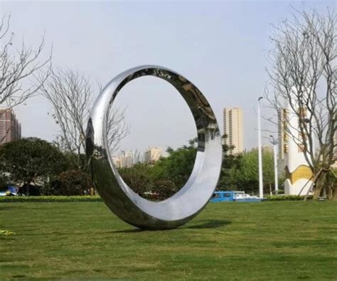 公园不锈钢圆环雕塑