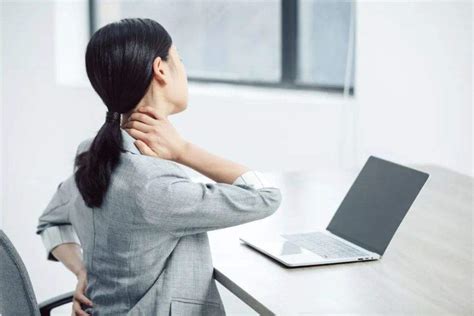 办公室防止颈椎病方法