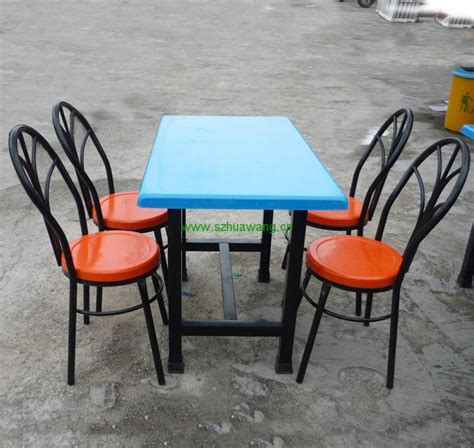 化州市玻璃钢餐桌椅介绍