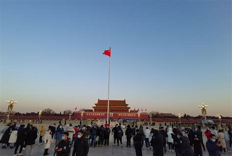 北京升旗仪式观后感100字二年级