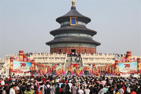 北京天坛外国游客