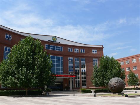 北京市海淀外国语实验学校位置