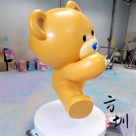 北京玻璃钢小熊雕塑