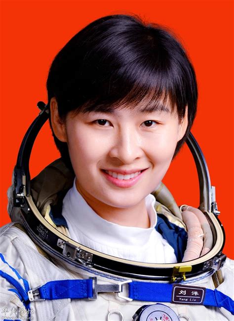 十年前航天员刘洋回到母校