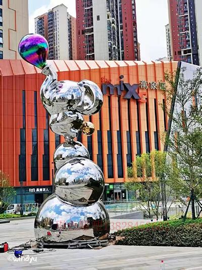 南宁广场玻璃钢雕塑定制