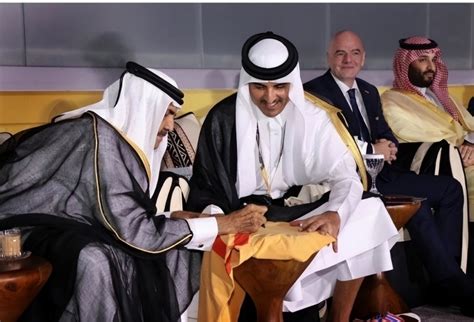 卡塔尔不用走路的国王