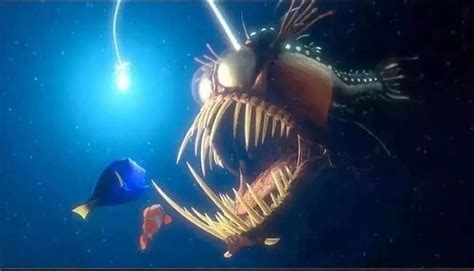 卡梅隆拍的一部深海电影