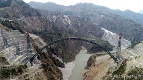 印度修359米高大桥