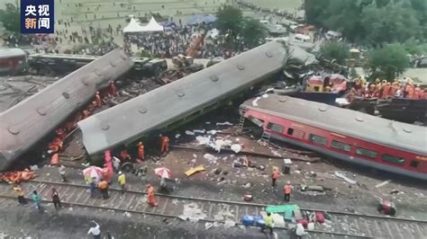 印度火车脱轨死伤多少人