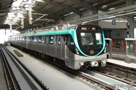 印度造出新式列车