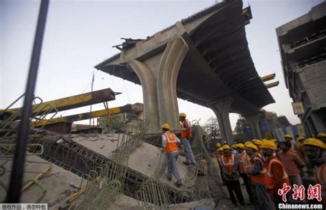 印度铁路桥倒塌视频