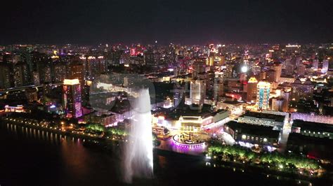 哈尔滨江边夜晚照片