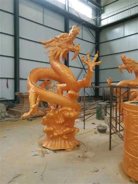 唐山玻璃钢雕塑公司