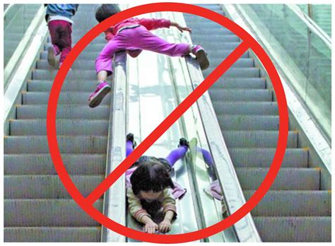 商场扶梯儿童危险视频
