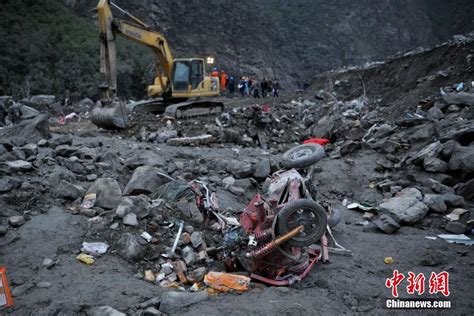 四川山体塌方已致19人遇难