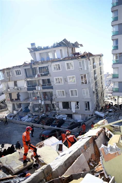 土耳其强震同一区域发现8名幸存者