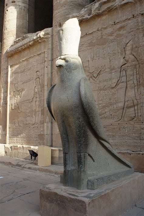 埃及守护神雕塑