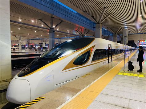 复兴号列车开启中国速度作文